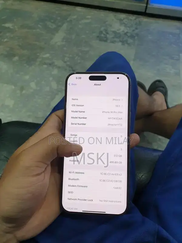 High-End Smartphone Desert Titanium 512GB Dual SIM