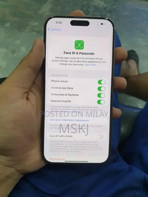 High-End Smartphone Desert Titanium 512GB Dual SIM