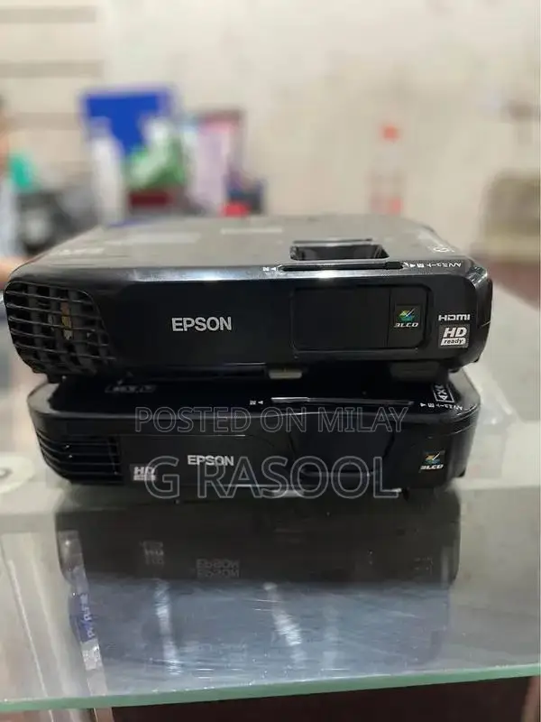 High-Performance Classroom Multimedia Projector for Enhanced Learning