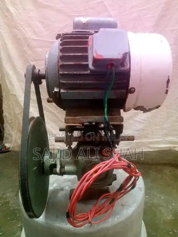 Golden Compact Water Pump for Kitchen and Home