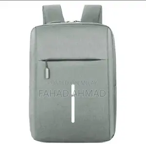 Versatile Black Laptop Bag - 15" Polyester Carrying Solution