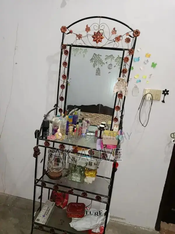 3-Panel Glass Shelf Dressing Mirror with Iron Frame