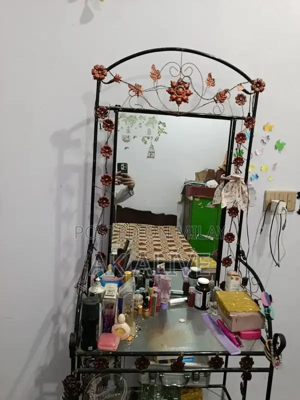 3-Panel Glass Shelf Dressing Mirror with Iron Frame