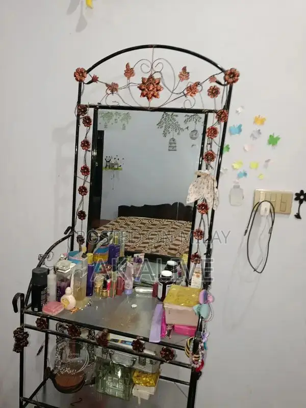 3-Panel Glass Shelf Dressing Mirror with Iron Frame