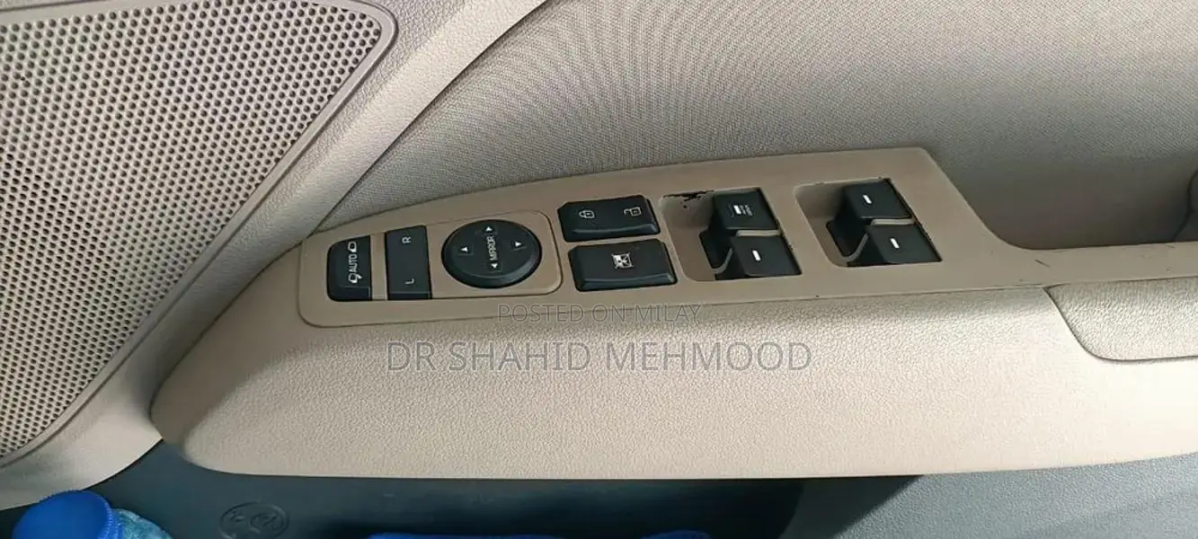 2021 Hyundai Elantra Sedan - Silver Metallic Exterior