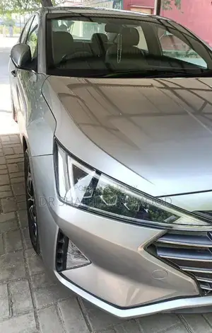 2021 Hyundai Elantra Sedan - Silver Metallic Exterior