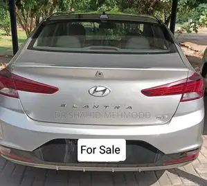 2021 Hyundai Elantra Sedan - Silver Metallic Exterior