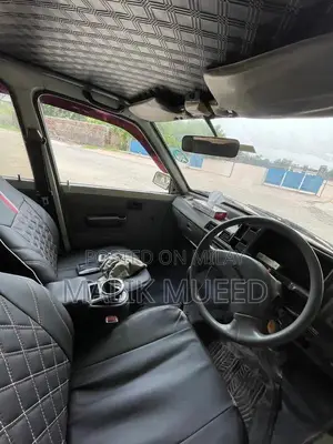 Mehran VX Compact Sedan - Reliable City Car