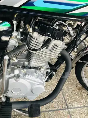 High-Performance Motorcycle with Smooth Engine Frame