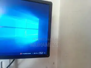 Dell 24-Inch Full HD Monitor with Thin Display Line