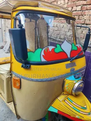 Photo - CNG Three-Wheeler Rickshaw with Clean Documentation