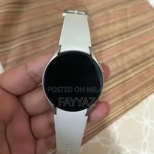 Samsung Galaxy Watch 4 Smart Fitness Smartwatch with Silver Case
