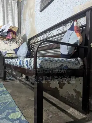 Photo - Quality Sofa in Excellent Condition - Urgent Sale