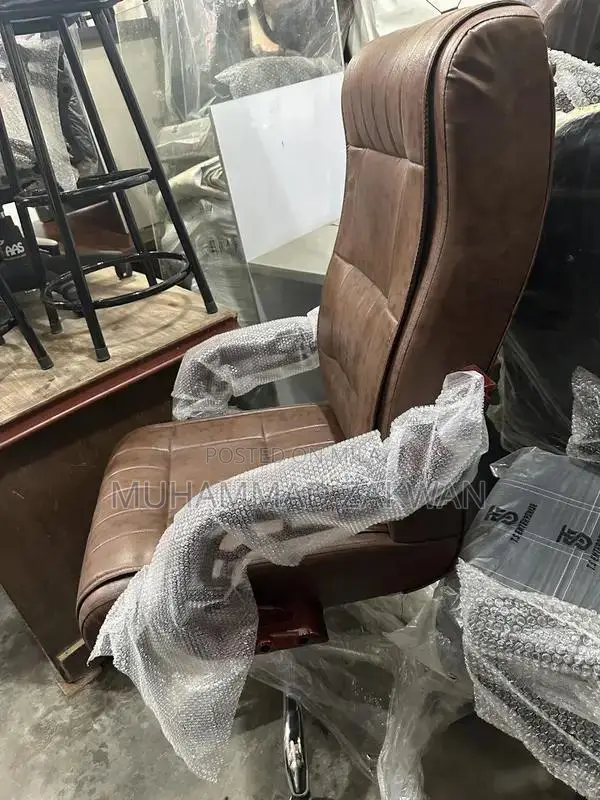 Premium Executive Office Chair in Black and Brown