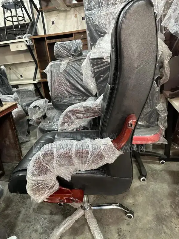 Premium Executive Office Chair in Black and Brown