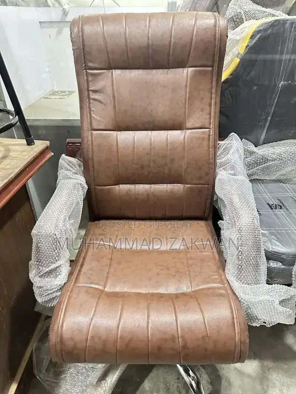 Premium Executive Office Chair in Black and Brown