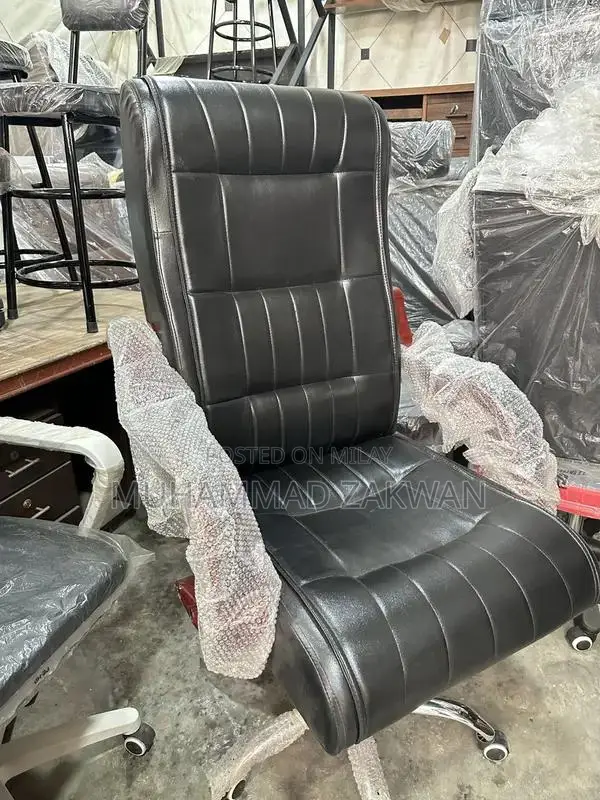 Premium Executive Office Chair in Black and Brown