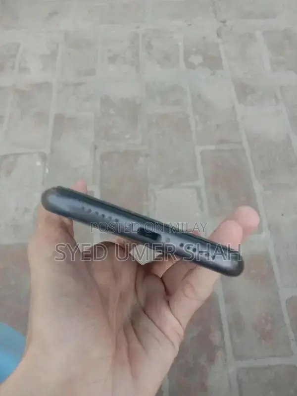 Apple iPhone 11 64GB Smartphone with Face ID