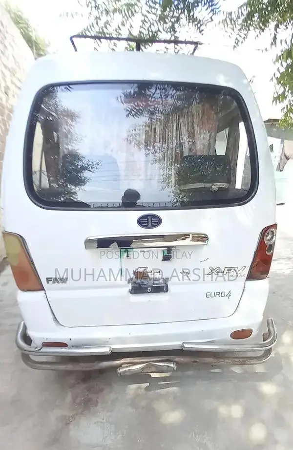 FAW XPV 2016 Spacious 7-Seater Minivan