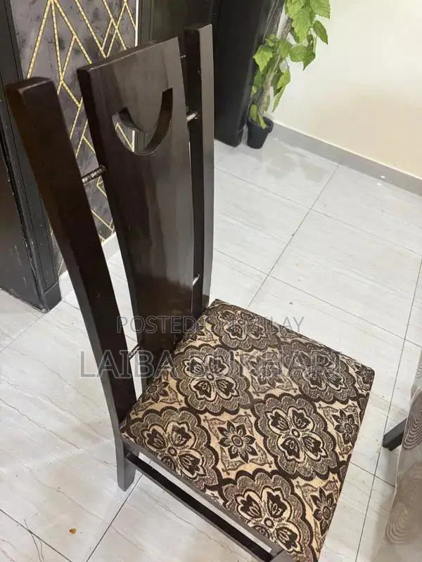 Large 6 Seater Glass Mirror Dining Table