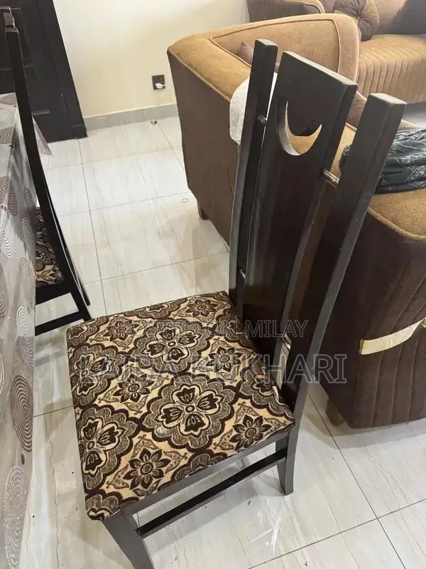 Large 6 Seater Glass Mirror Dining Table