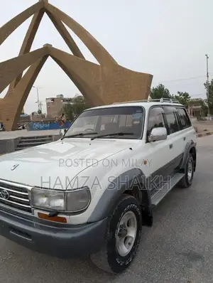 Photo - Toyota Land Cruiser SUV 1995-1999 Model, Dual Tank, Dual AC