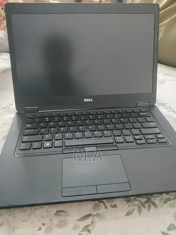 Dell 5490 14-inch Laptop - 8th Gen i5, SSD, Backlit Keyboard