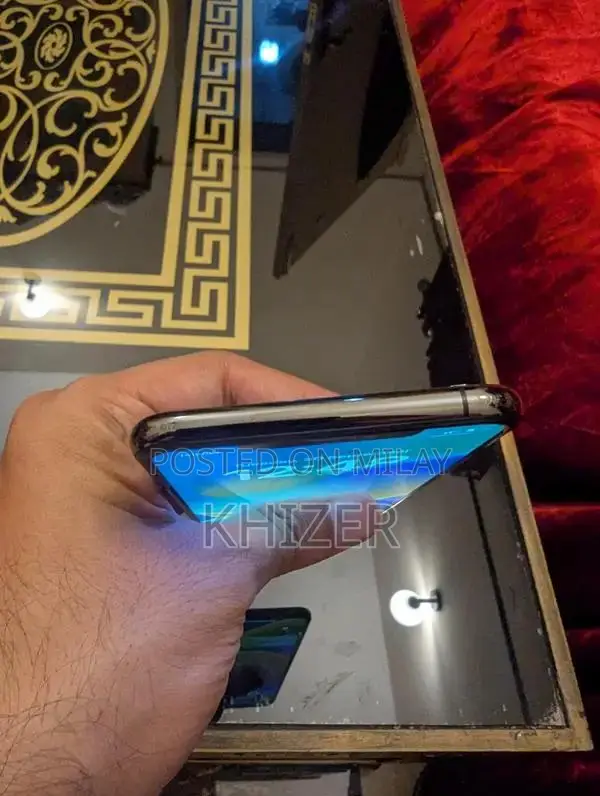 iPhone XS Max 256GB Smartphone with High Battery Health