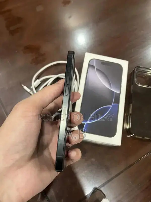 Apple iPhone 16 Pro Titanium Black 256GB Smartphone