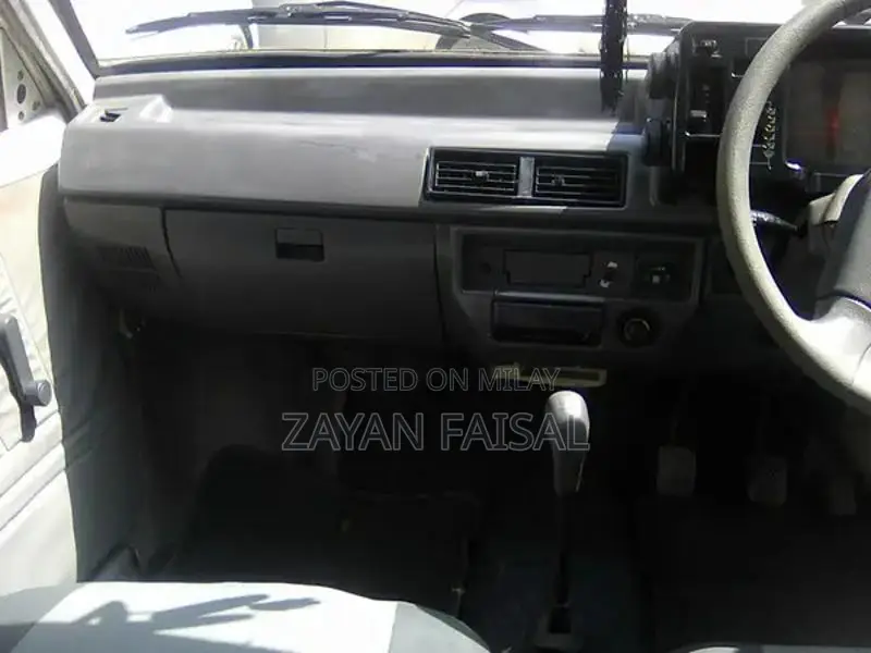 Suzuki Mehran VXR 2006 White Compact Sedan