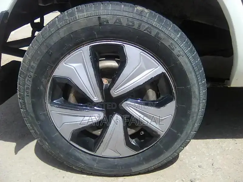 Suzuki Mehran VXR 2006 White Compact Sedan