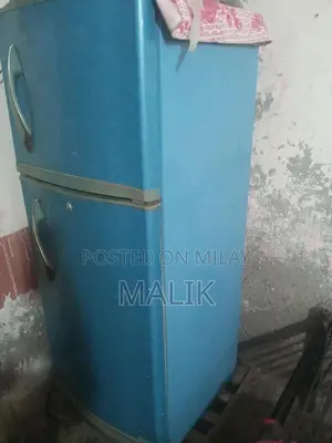 Small Compact Refrigerator in Good Condition