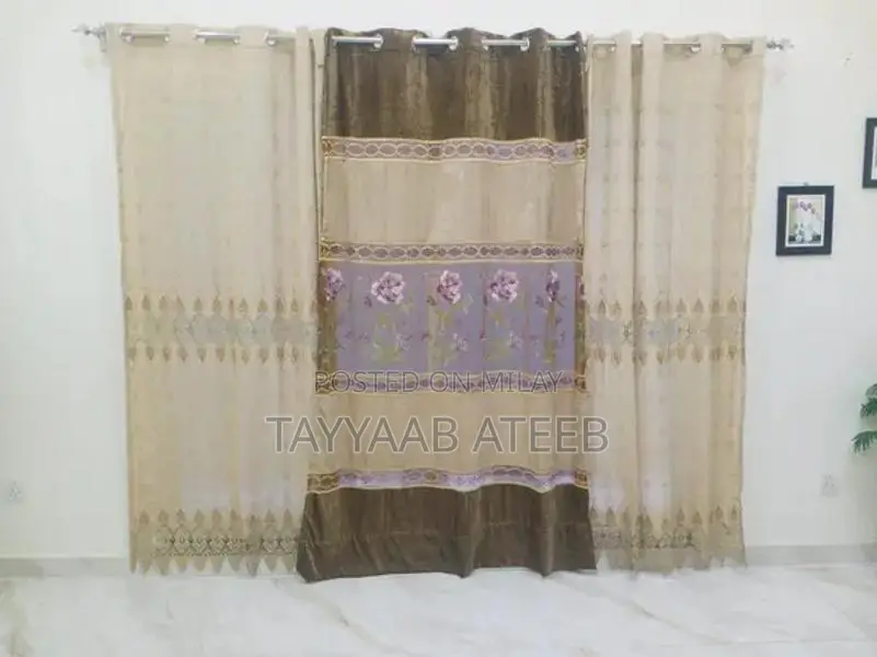 Curtain in Excellent Condition - Pristine Home Textile