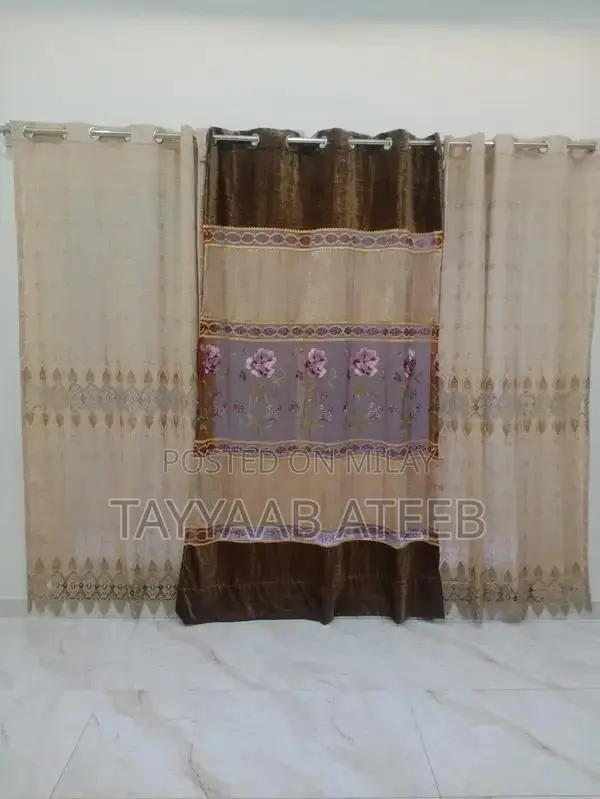 Curtain in Excellent Condition - Pristine Home Textile