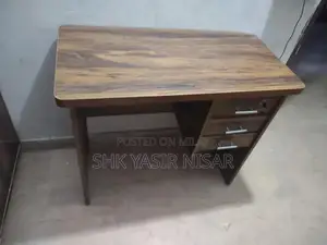Good Condition Office Table - Like New Professional Desk