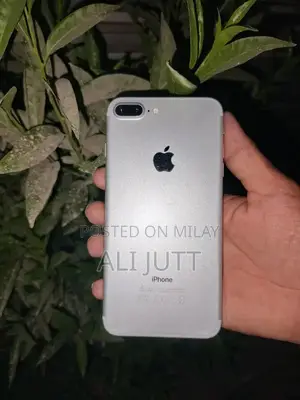 Apple iPhone 7 Plus 128GB Smartphone with Partial Functionality