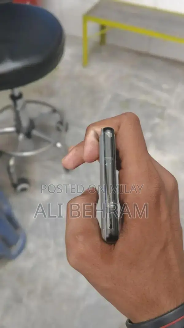 Google Pixel 6a Smartphone - 128GB Unlocked Excellent Condition