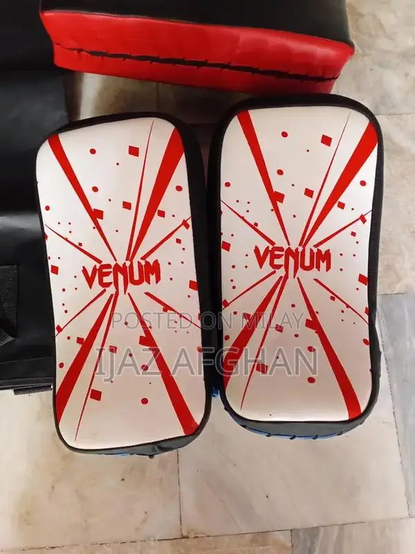 Boxing Training Equipment Set - Punch Bag and Gloves