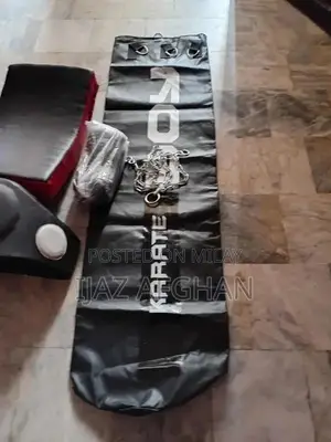 Boxing Training Equipment Set - Punch Bag and Gloves