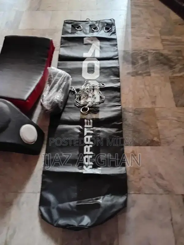 Boxing Training Equipment Set - Punch Bag and Gloves