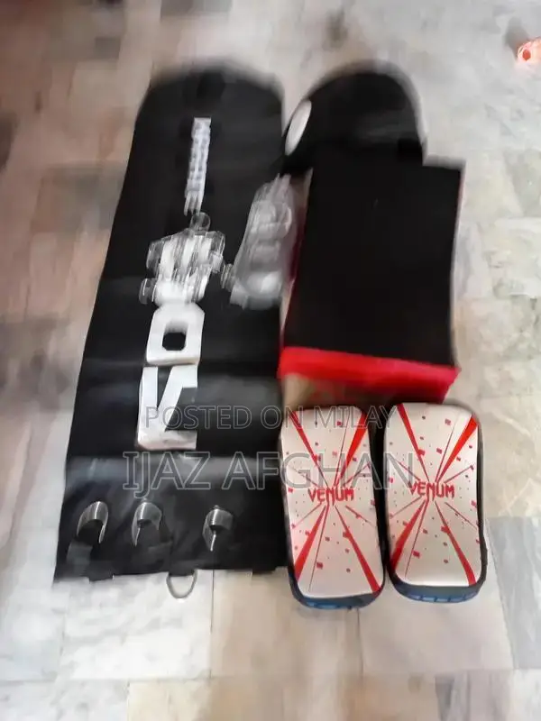 Boxing Training Equipment Set - Punch Bag and Gloves