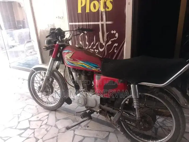 Honda Motorcycle - Well-Maintained Condition