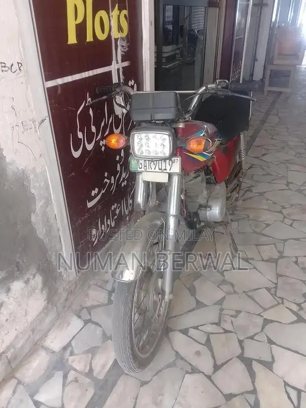 Honda Motorcycle - Well-Maintained Condition