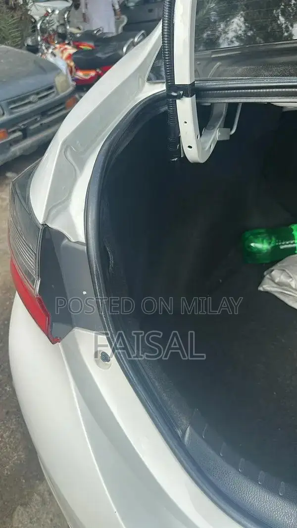 Toyota Corolla GLI Sedan - Reliable Compact Car