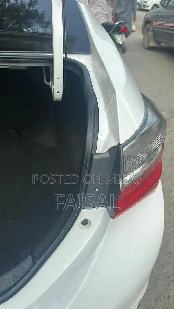 Toyota Corolla GLI Sedan - Reliable Compact Car