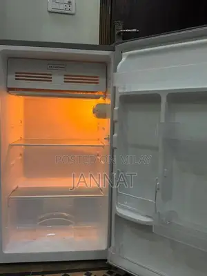 Compact Mini Refrigerator - Personal Cooling Solution