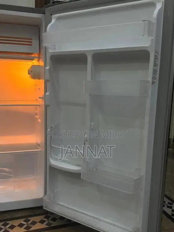 Compact Mini Refrigerator - Personal Cooling Solution