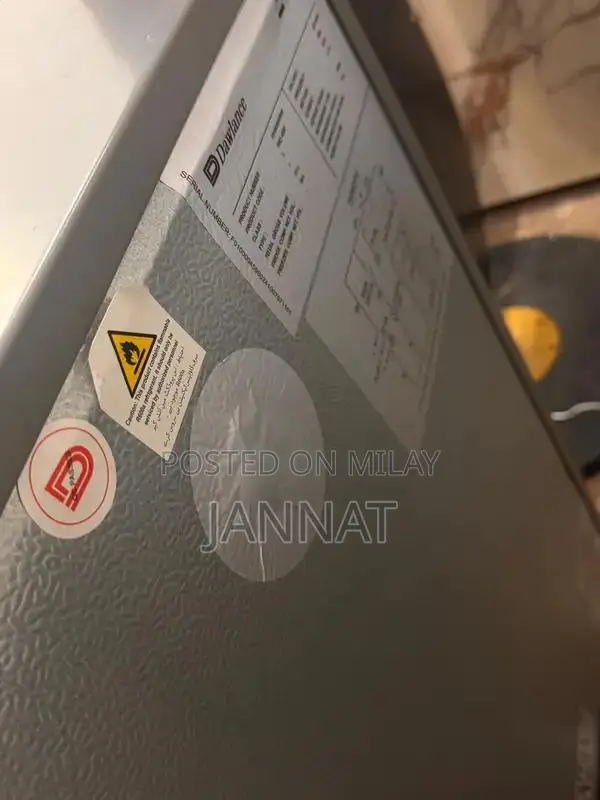 Compact Mini Refrigerator - Personal Cooling Solution