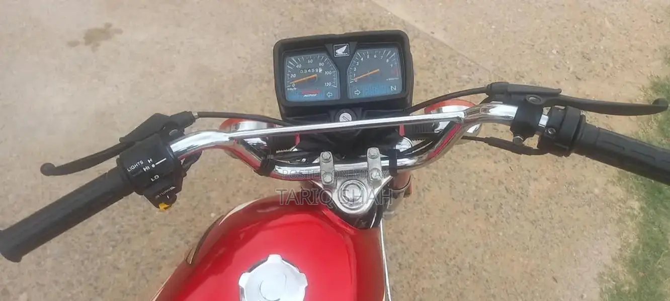 Honda CG 125 Motorcycle - Single Cylinder Classic Commuter