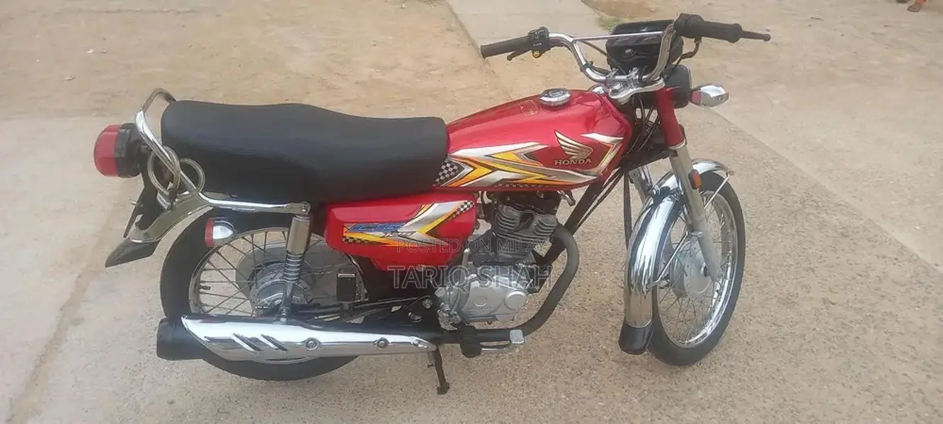 Honda CG 125 Motorcycle - Single Cylinder Classic Commuter